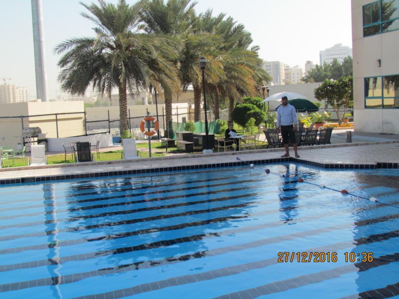 Dubai Youth Hostel Экстерьер фото